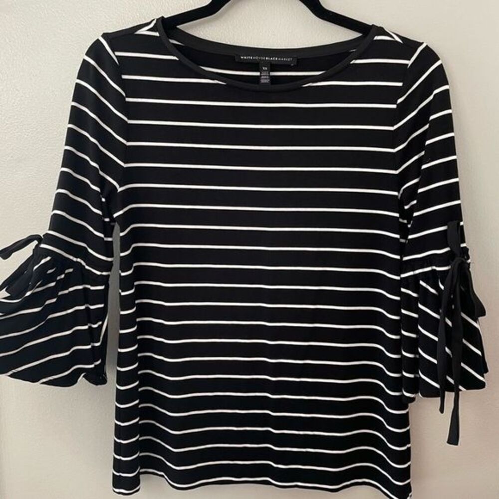 EUC, White House Black Market top, Size XS